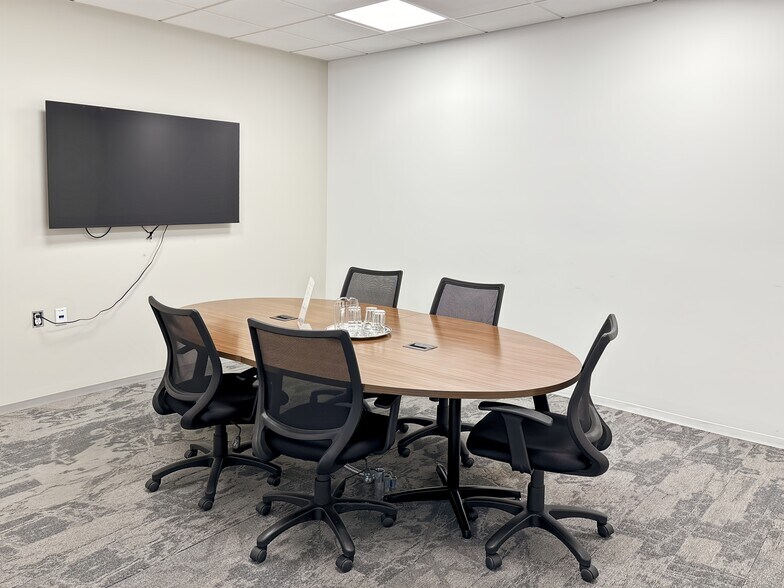 More Photos Of 544 Lakeview Pkwy, Vernon Hills Coworking Space