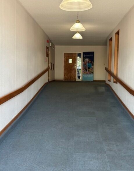 More Photos Of 215 6th Ave S, Clinton Office For Sale