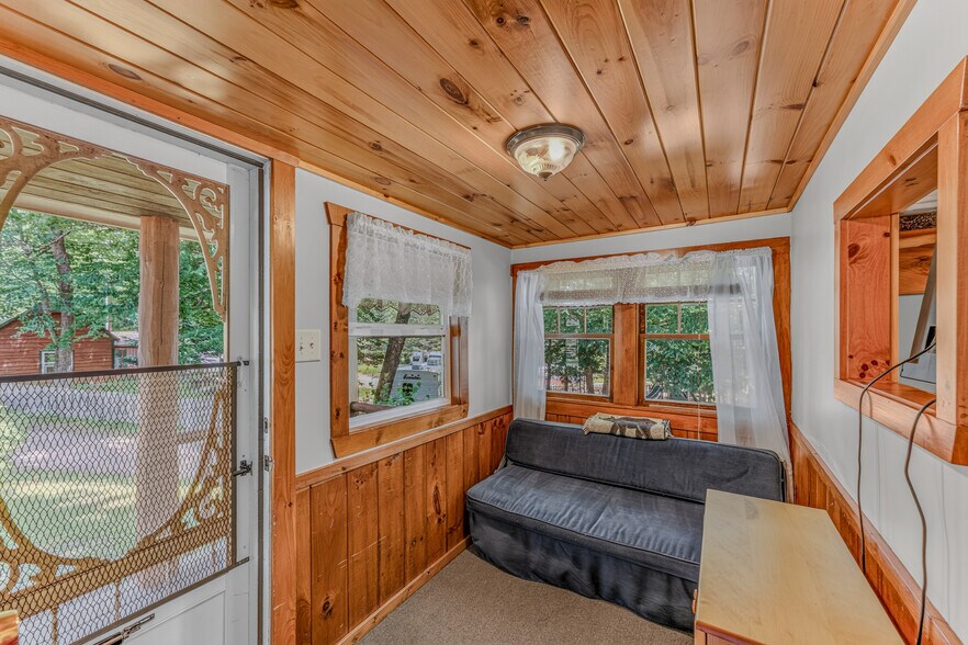 More Photos Of 218 US Route 3, Lincoln Hospitality For Sale