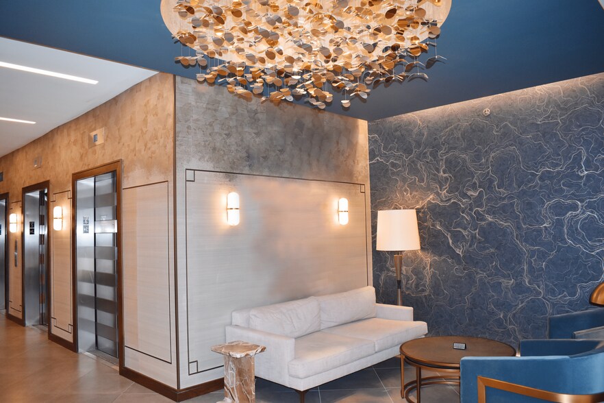 More Photos Of 100 N LaSalle St, Chicago Office For Lease