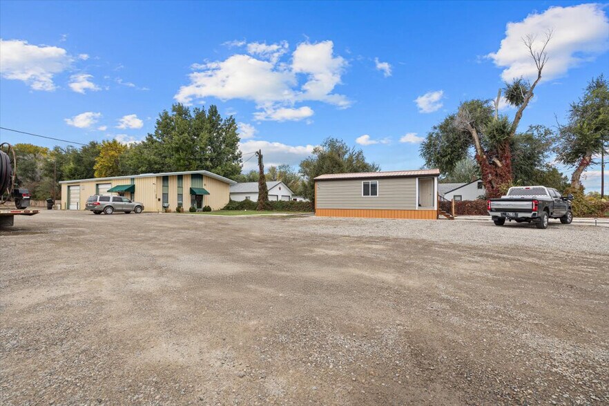 More Photos Of 118 Riverside Rd, Billings Research And Development For Sale