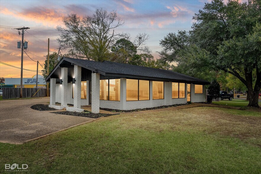 Primary Photo Of 9099 Mansfield Rd, Shreveport Healthcare For Sale