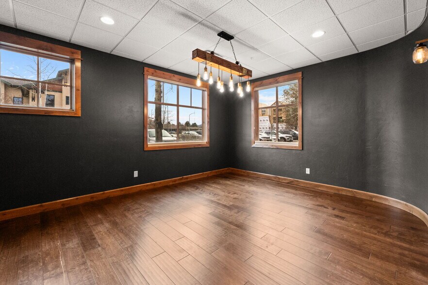 More Photos Of 1940 W Dickerson St, Bozeman Office For Sale
