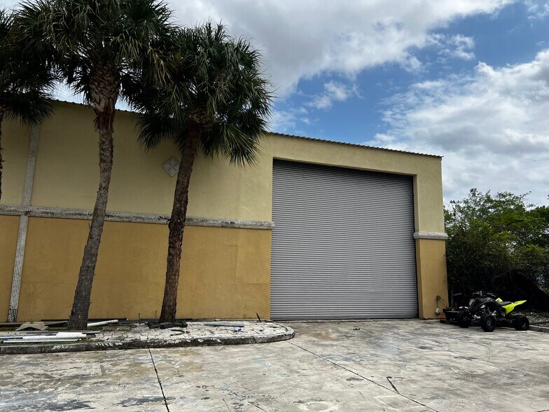 More Photos Of 1000 Lake Ida Rd, Delray Beach Warehouse For Lease