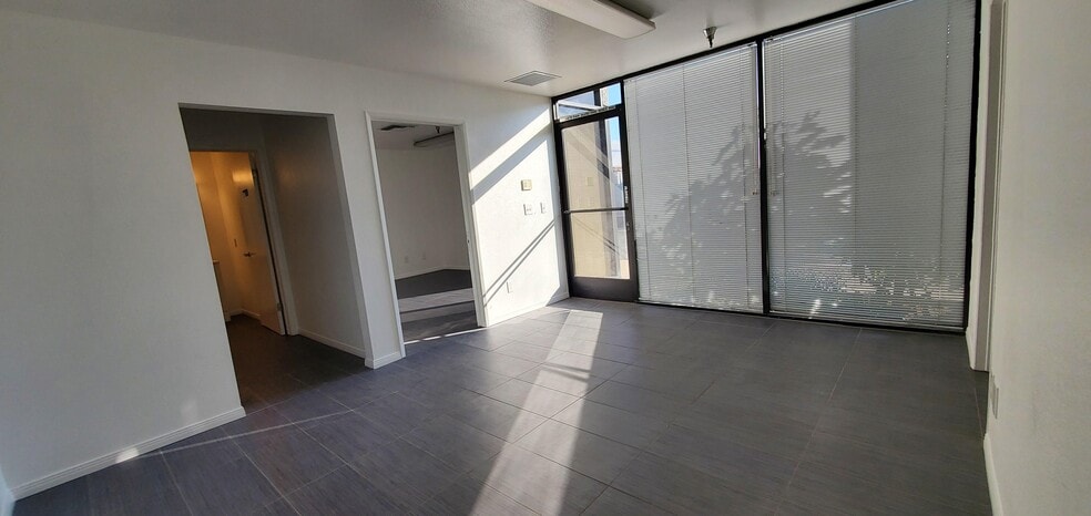 More Photos Of 1305 E Saint Gertrude Pl, Santa Ana Warehouse For Lease