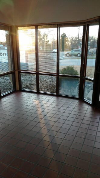 More Photos Of 2730 Washington Blvd, Belpre Medical For Lease