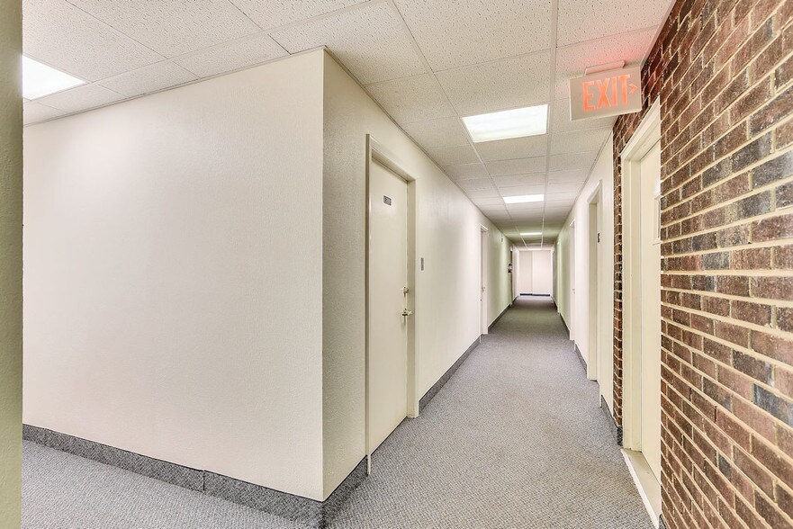 More Photos Of 8807 Sudley Rd, Manassas Office For Lease