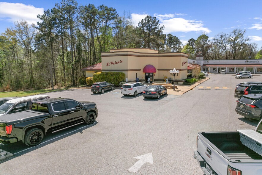 More Photos Of 1396 S US Highway 231, Ozark Restaurant For Sale