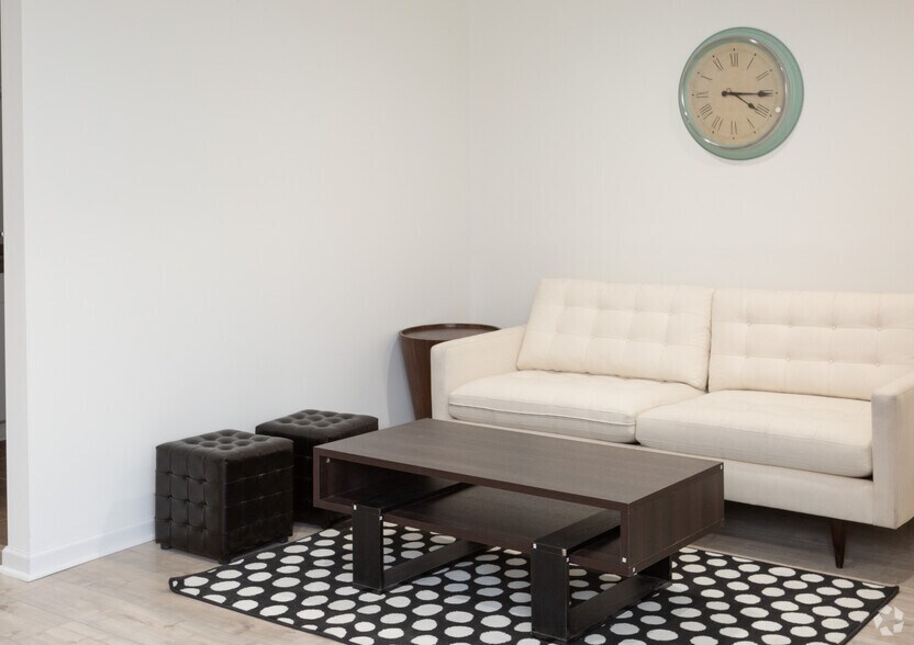 More Photos Of 725 River Rd, Edgewater Medical For Lease