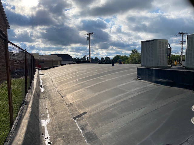 More Photos Of 537 Lincoln Hwy, East McKeesport Storefront For Sale