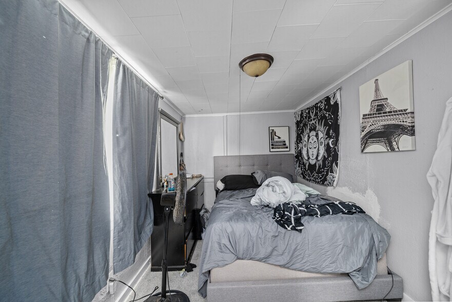 More Photos Of 2734 Bridge Ave, Davenport Multifamily For Sale