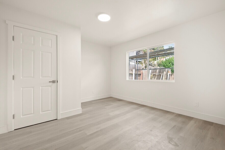 More Photos Of 91 5th Ave, Redwood City Showroom For Sale