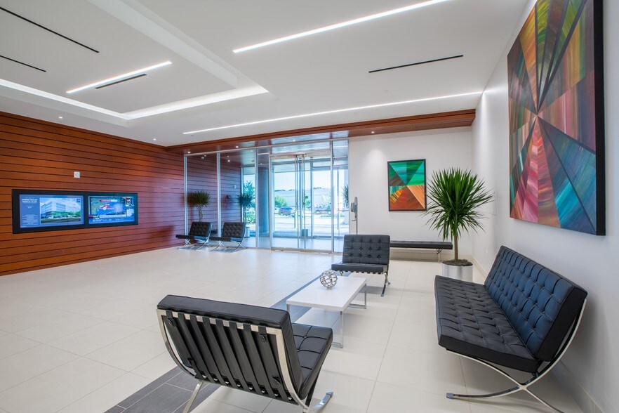 More Photos Of 9230 Katy Fwy, Houston Office For Sale