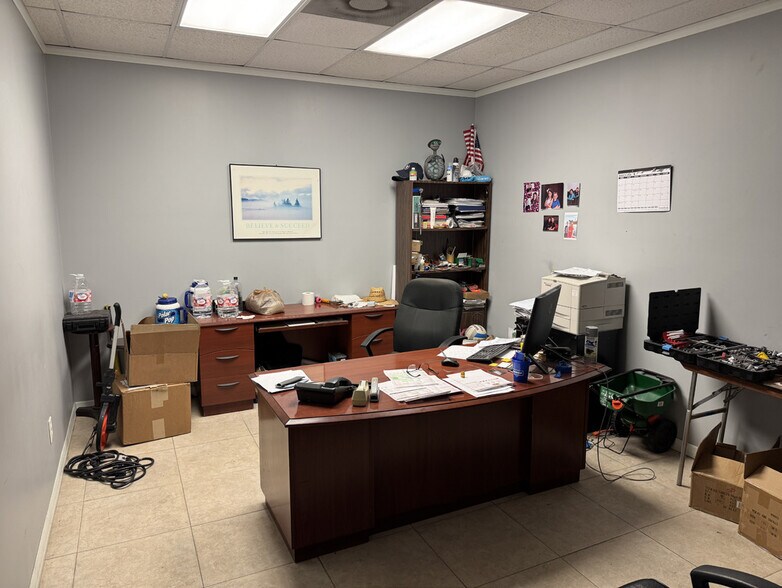 More Photos Of 12090 Metro Pky, Fort Myers Unknown For Lease