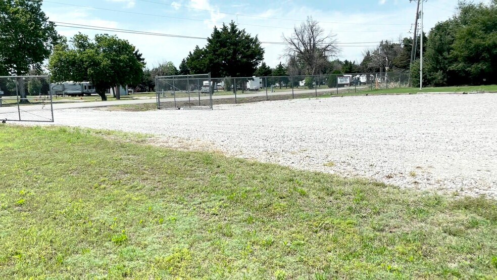 Primary Photo Of 4119 Shady Ln, Enid Light Distribution For Sale