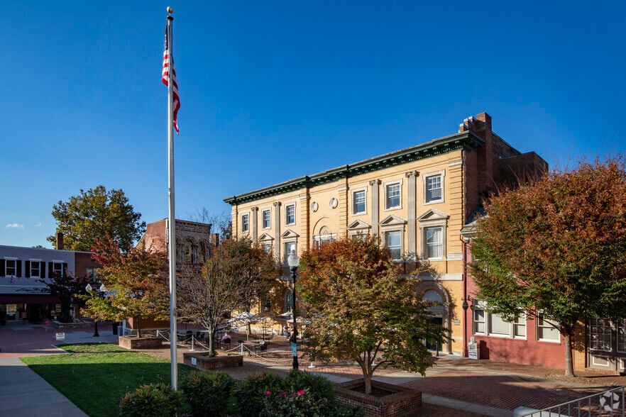 More Photos Of 100 N Loudoun St, Winchester Office For Lease