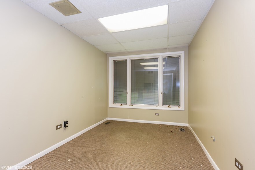 More Photos Of 1000 Ravinia Pl, Orland Park Office For Lease