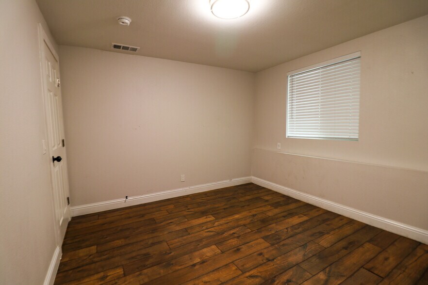More Photos Of 875 Wood St, Oakland Apartments For Sale