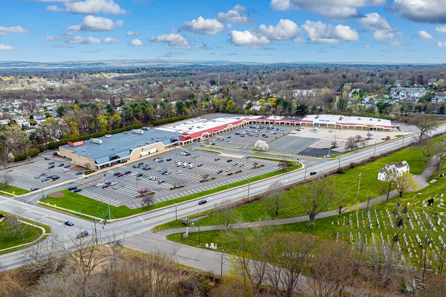 More Photos Of 1380-1430 Berlin Tpke, Wethersfield Unknown For Lease