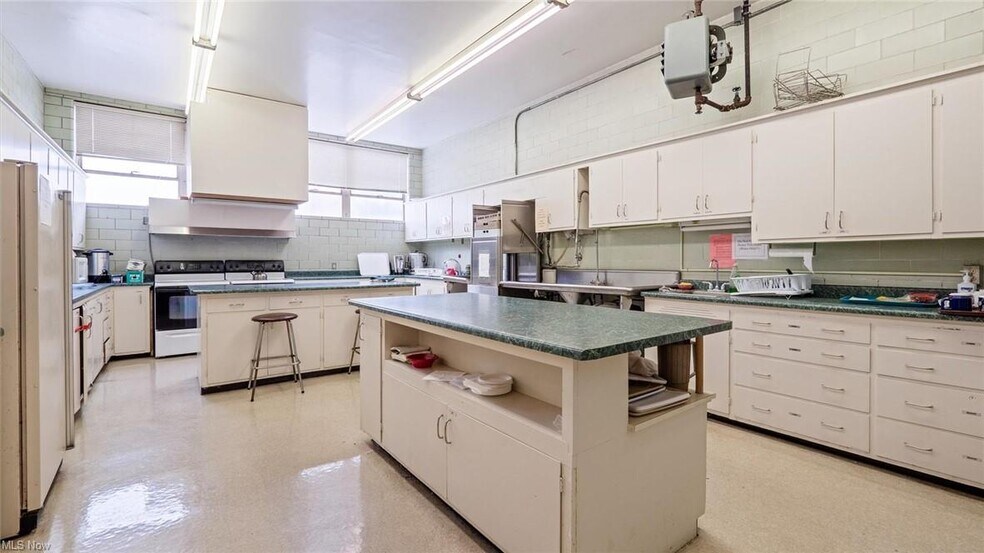 More Photos Of 130 N 7th St, Cambridge Religious Facility For Sale