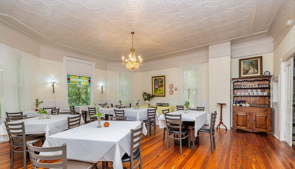 More Photos Of 252 Seavy St, Senoia Hospitality For Sale