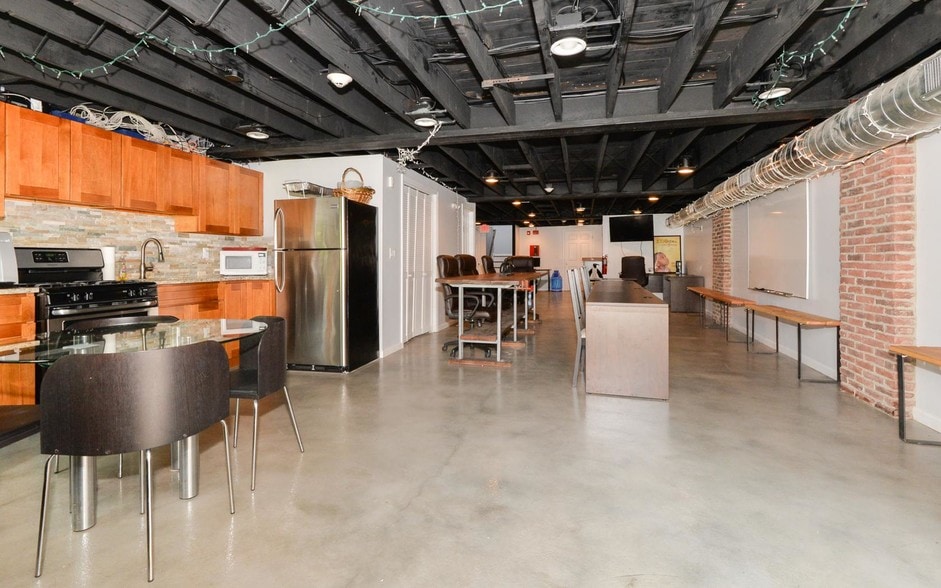 More Photos Of 1249 Paterson Plank Rd, Secaucus Office Residential For Lease
