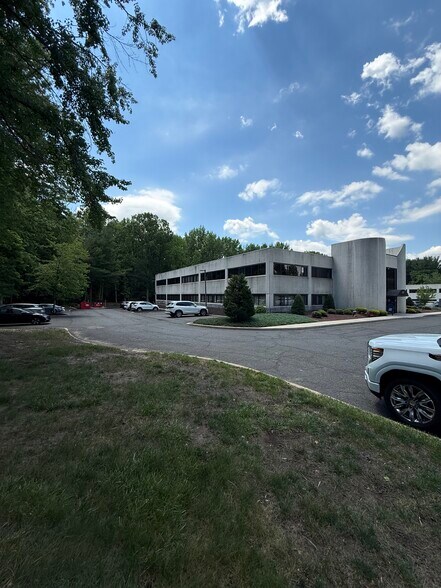 More Photos Of 225 Gordons Corner Rd, Manalapan Township Medical For Lease