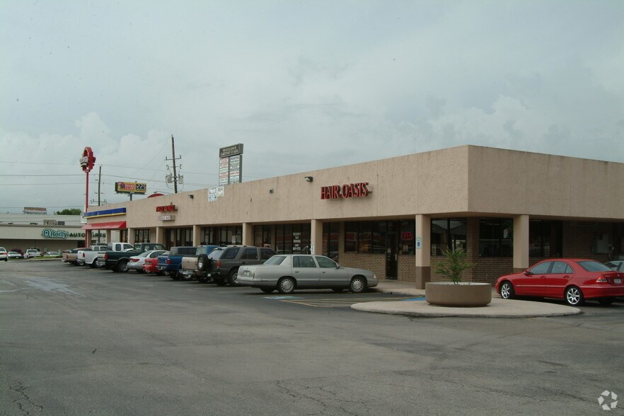 More Photos Of 25192 Interstate 45, Spring Unknown For Lease