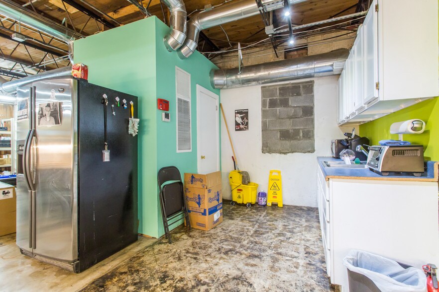 More Photos Of 1634 Northside Dr, Atlanta Storefront Retail Office For Sale