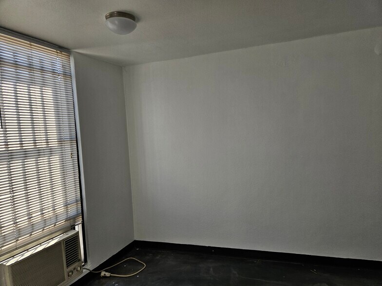 More Photos Of 1178 N Grove St, Anaheim Manufacturing For Lease