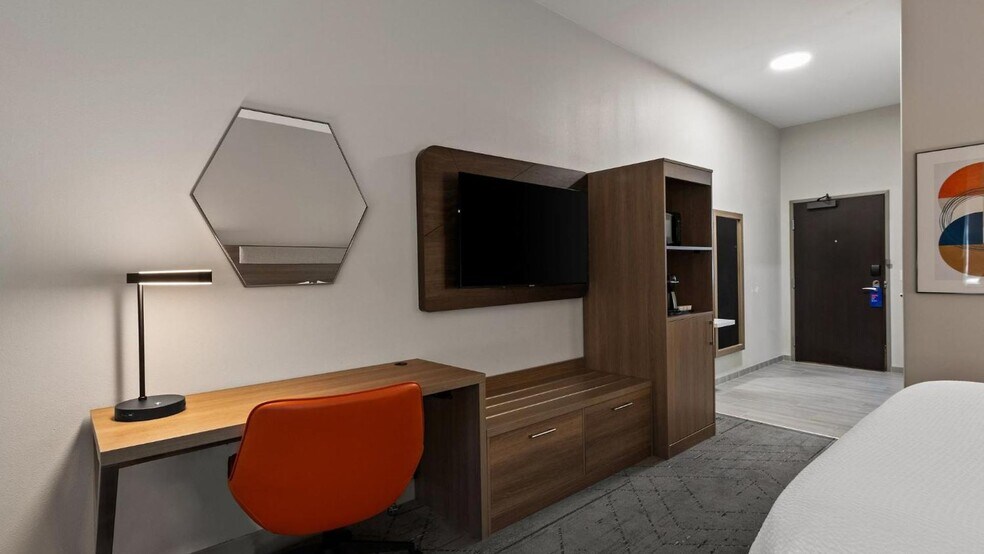 More Photos Of 3520 NW 135th St, Oklahoma City Hotel For Sale