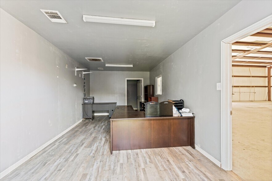 More Photos Of 15811 Manning Dr, Cypress Industrial For Lease