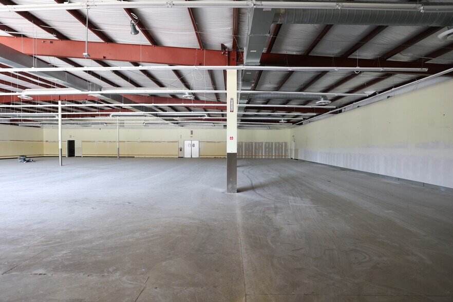More Photos Of 29 Olive St, La Center Storefront For Lease