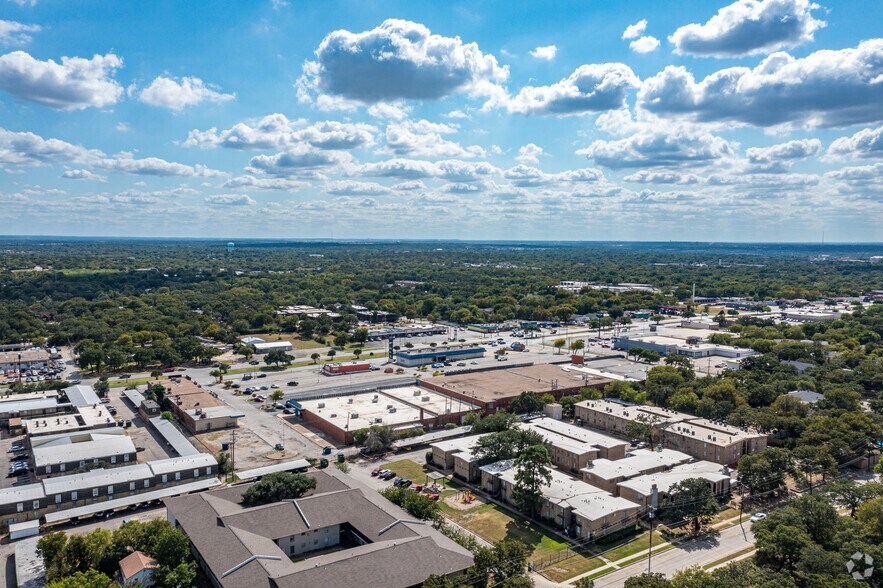 More Photos Of 4701-4753 E Lancaster Ave, Fort Worth Unknown For Lease