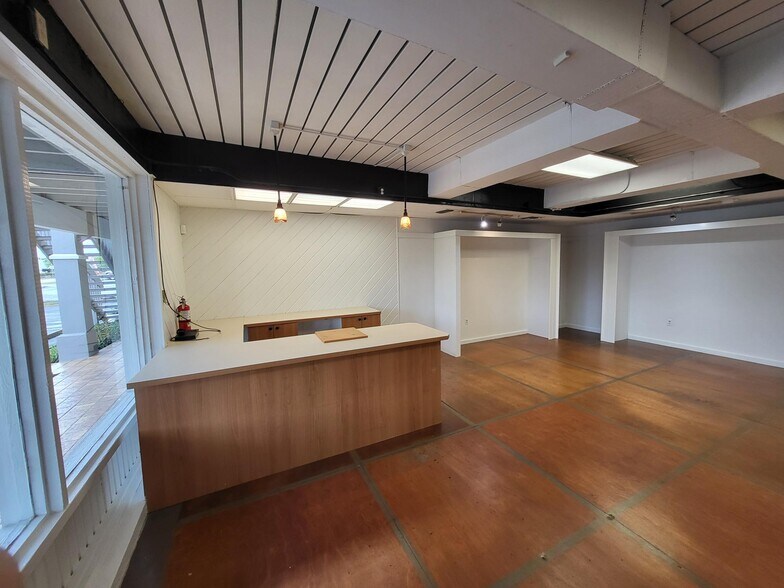 More Photos Of 1930 Park Meadows Dr, Fort Myers Office For Lease