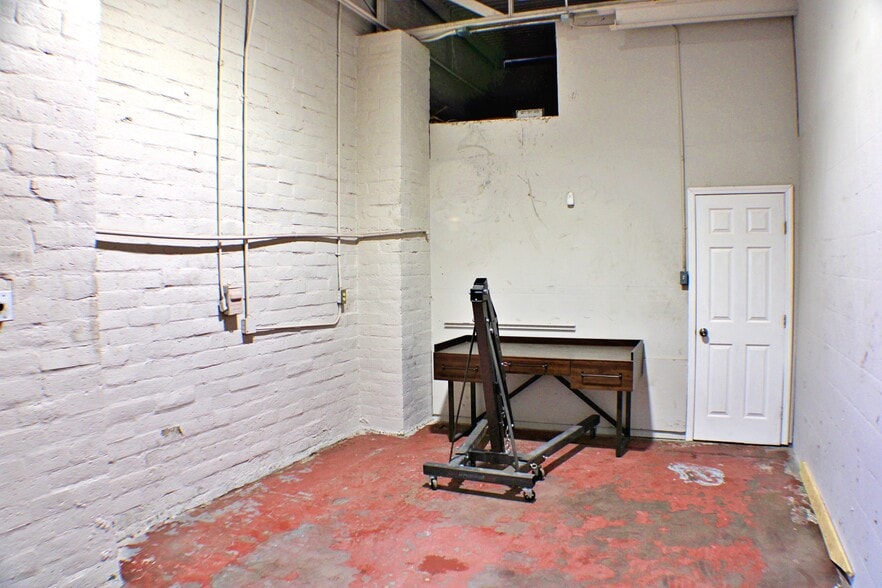 More Photos Of 1500 Wyoming Ave, El Paso Auto Repair For Sale