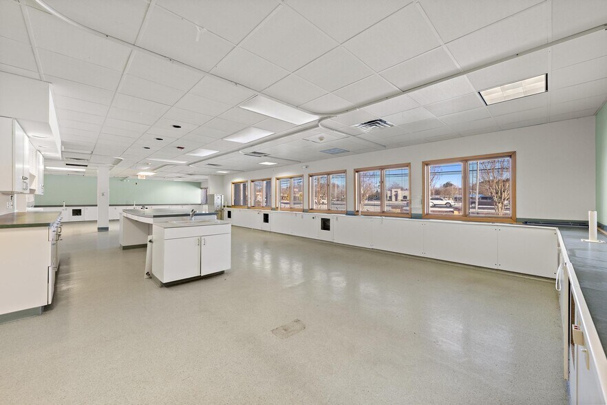 More Photos Of 675 Route 72 E, Manahawkin Office For Sale