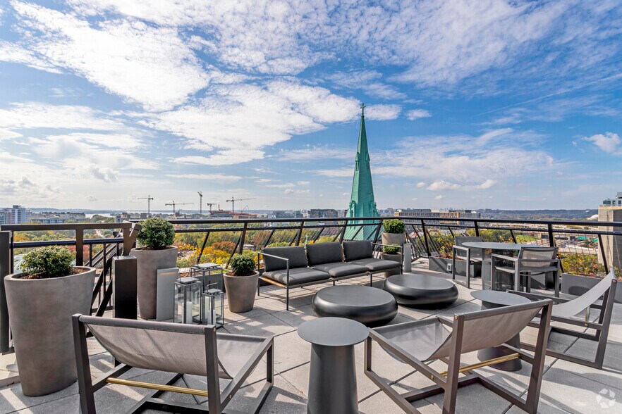 More Photos Of 555 E St SW, Washington Apartments For Lease