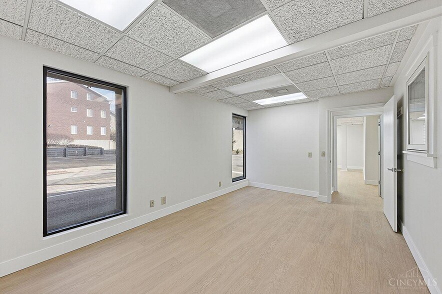 More Photos Of 347 Stanley Ave, Cincinnati Office Residential For Lease