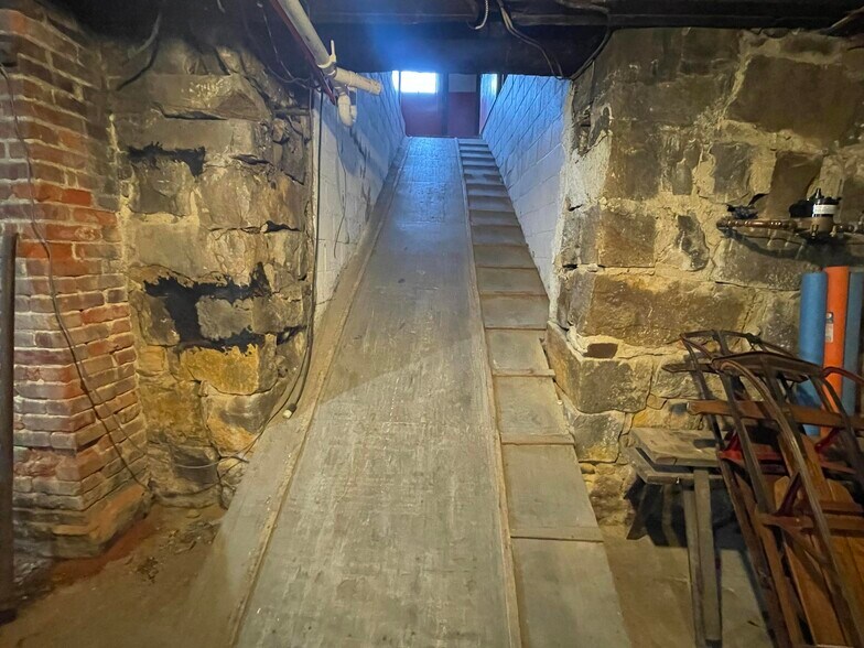 More Photos Of 99-101 Fraley st, Kane Flex For Sale