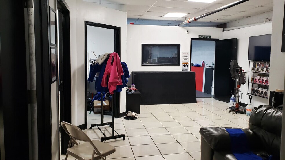 More Photos Of 609 Avenue X, Brooklyn Storefront Retail Office For Lease