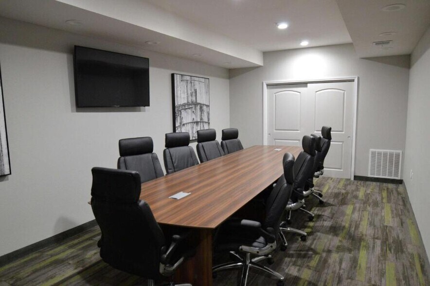 More Photos Of 501 7th St, Bay City Hotel For Sale
