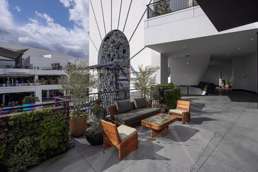 More Photos Of 6801 Hollywood Blvd, Hollywood Unknown For Lease