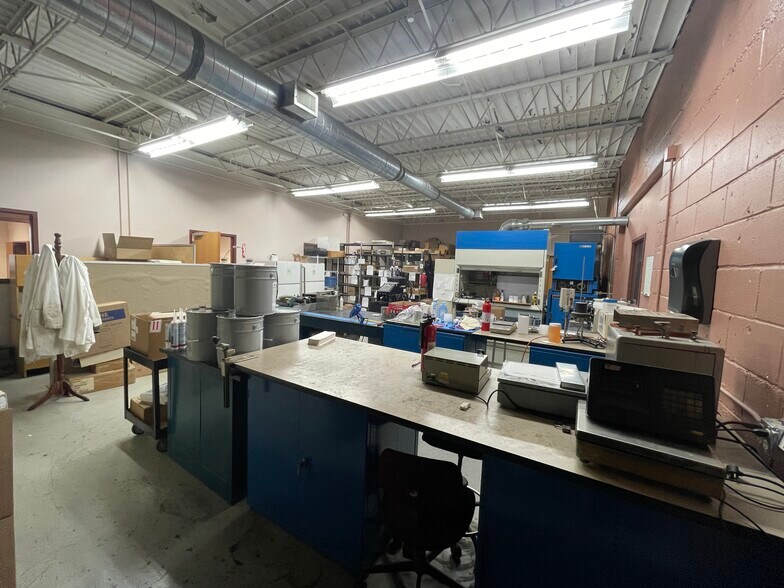More Photos Of 2201-2207 N 2nd St, Minneapolis Light Manufacturing For Lease