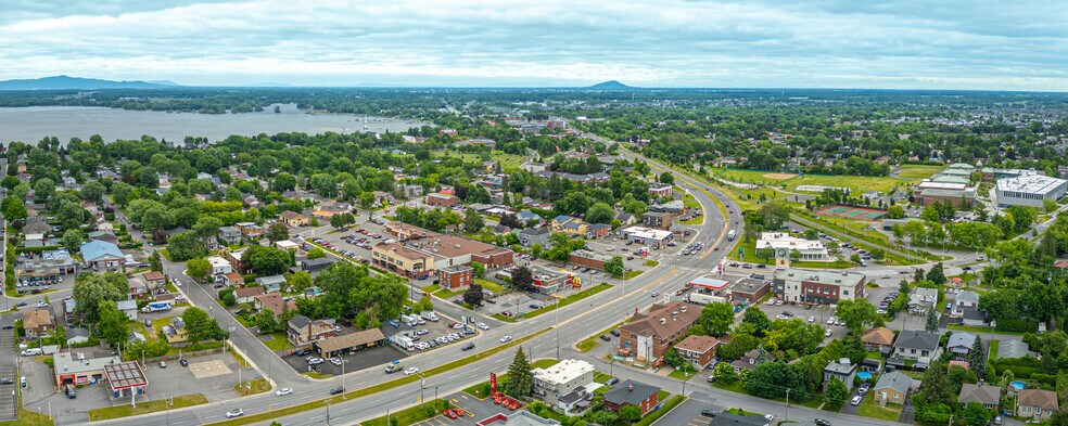 More Photos Of 900 Boul De Périgny, Chambly Freestanding For Lease