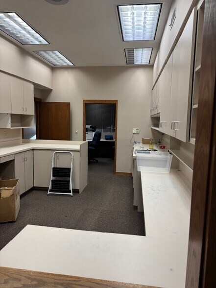 More Photos Of 125 S 9th St, Lincoln Medical For Lease