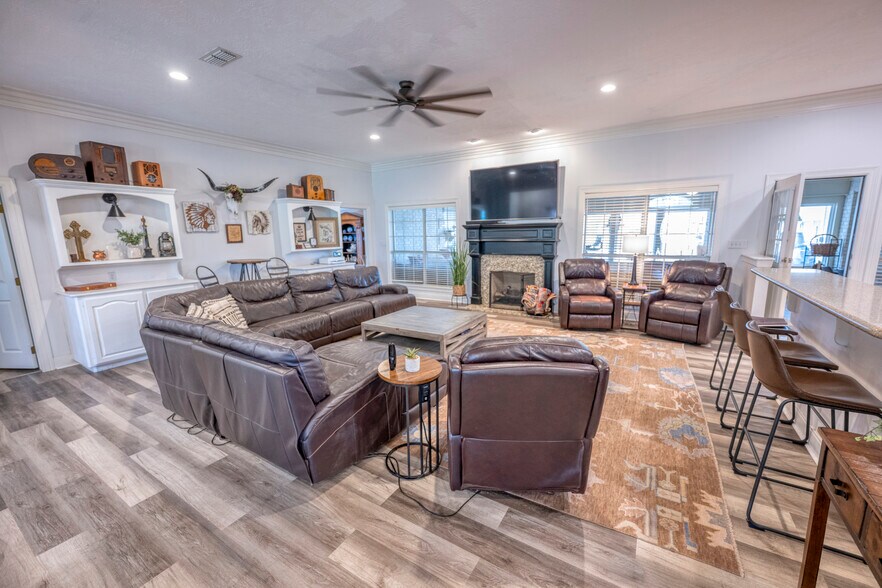 More Photos Of 1440-A TX-237, Round Top Flex For Sale