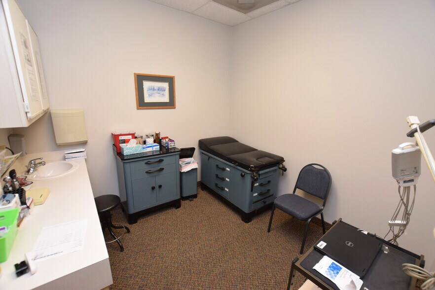 More Photos Of 3380 Beecher Rd, Flint Medical For Lease