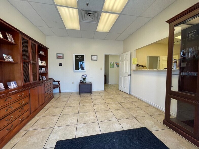 More Photos Of 190 Finegan dr, Del Rio Distribution For Sale