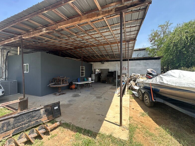 More Photos Of 3901 McPherson Ave, Laredo Freestanding For Sale
